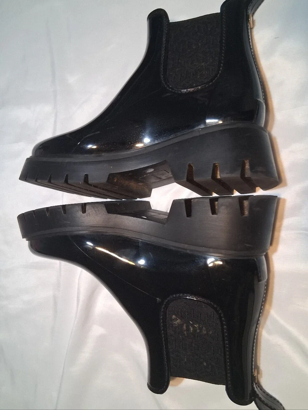 Tommy Hilfiger Black Glossy Lug Sole Rain Boots 8M Chelsea Casual Gorpcore Fall